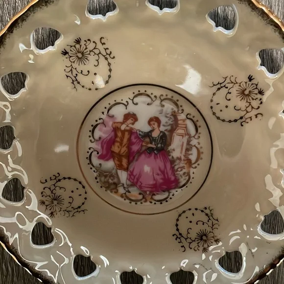 Antique tea cup and saucer - Picture 5 of 12